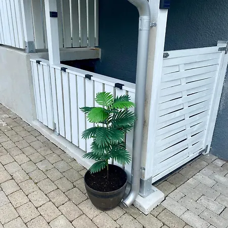 With Private Entrance * 格雷诺