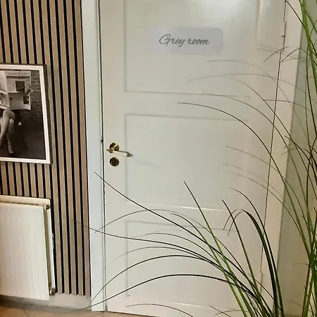 With Private Entrance 格雷诺